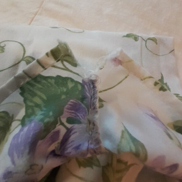 Vintage Violet Pillow Shams 2 Queen Size - Picture 6 of 8